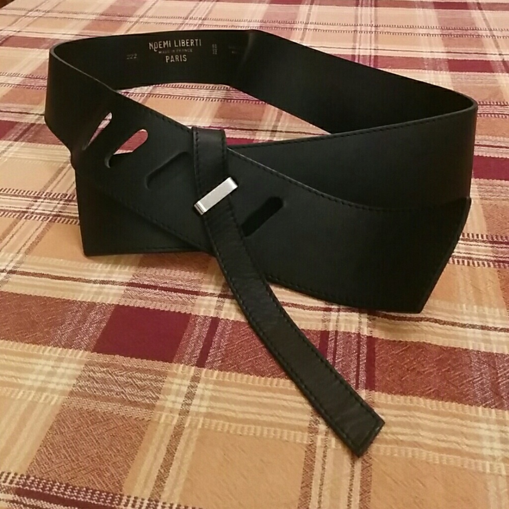 Black leather belt Noemi Liberti Paris